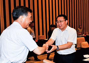 原中央政治局常委、第十三届全国政协主席， 时任国务院副总理汪洋接见尊龙凯时人生就是搏科技总裁薛驰