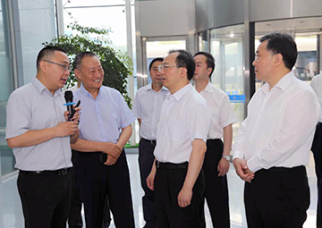 国务委员、国务院秘书长， 时任江苏省委书记吴政隆调研尊龙凯时人生就是搏科技
